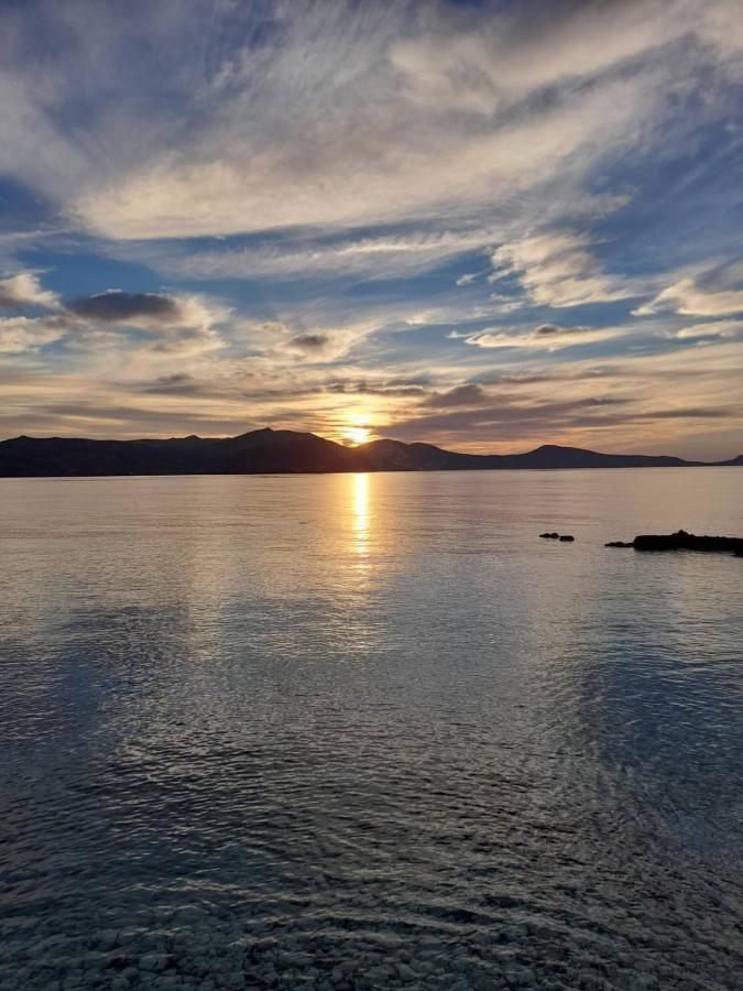 Milos By The Sea - Eco House Plaka  ภายนอก รูปภาพ