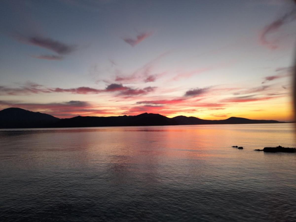 Milos By The Sea - Eco House Plaka  ภายนอก รูปภาพ