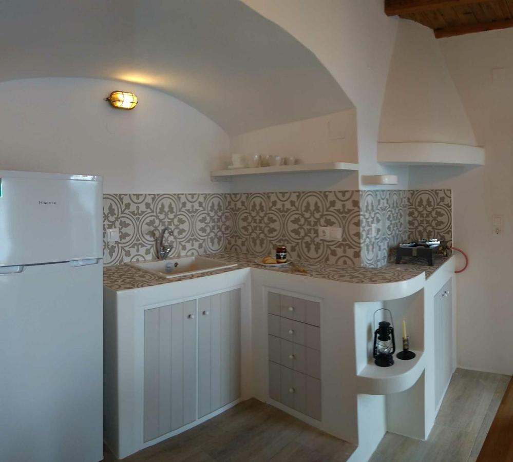 Milos By The Sea - Eco House Plaka  ภายนอก รูปภาพ